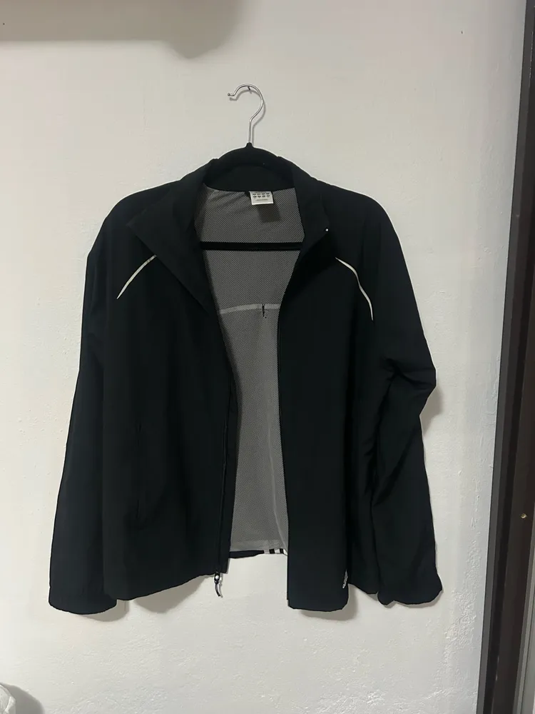 Casaco adidas preto tradicional