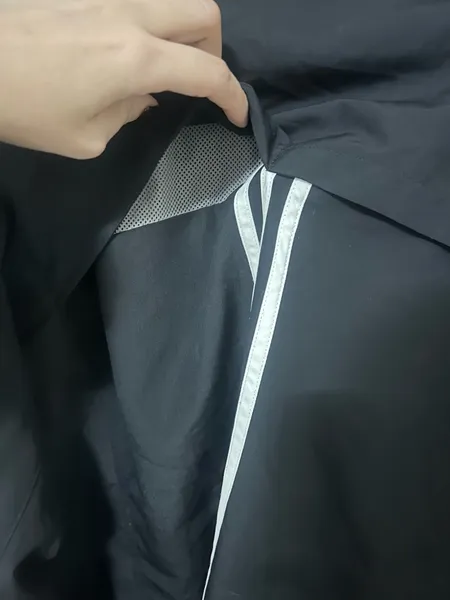 Casaco adidas preto tradicional