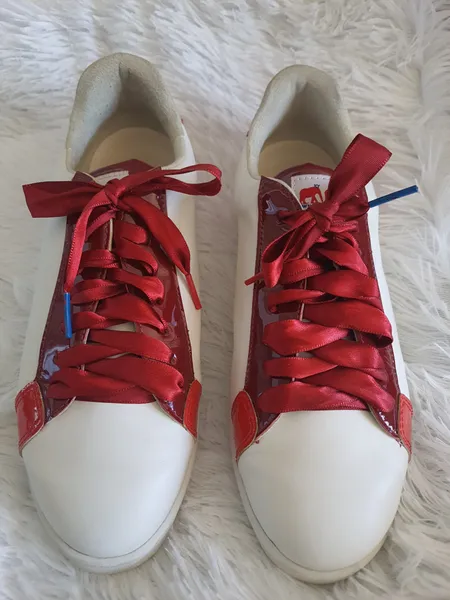 Tênis Twins For Peace  branco e vermelho numeração 37