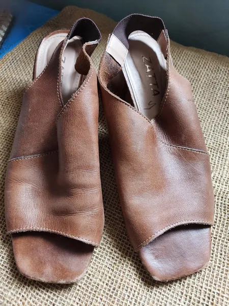 linha confort em couro 37