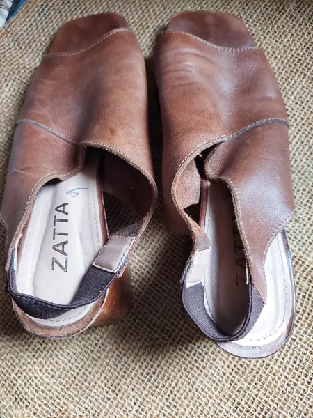 linha confort em couro 37