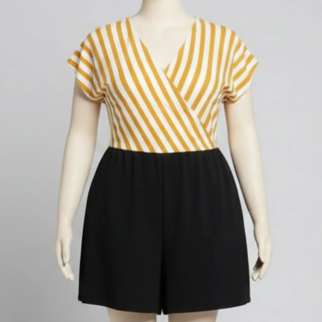 Macaquinho Leve Plussize 4XL 56 | Shein