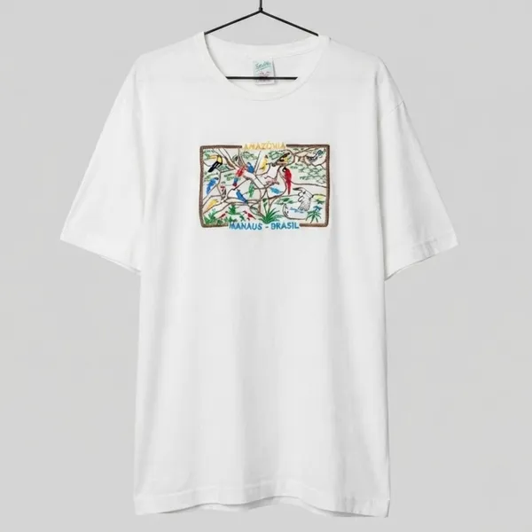 Camiseta Brasil Bordada Araras Amazônia M
