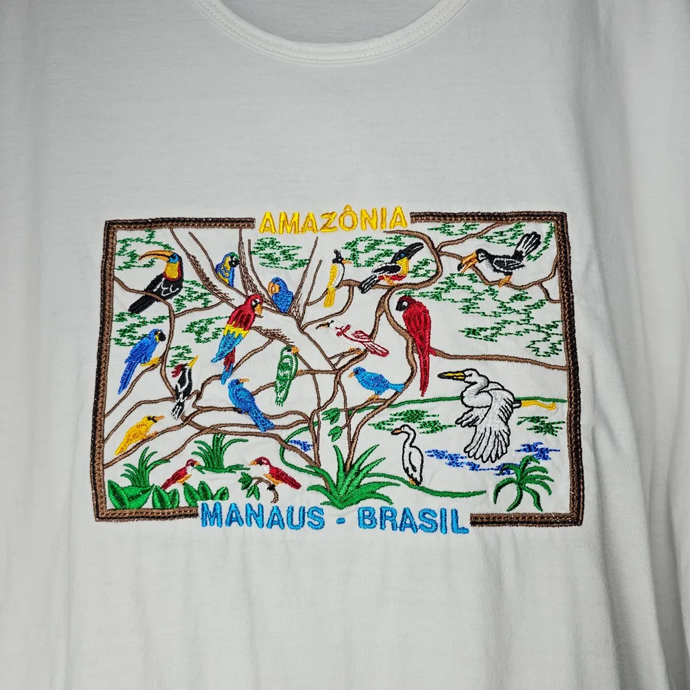 Camiseta Brasil Bordada Araras Amazônia M