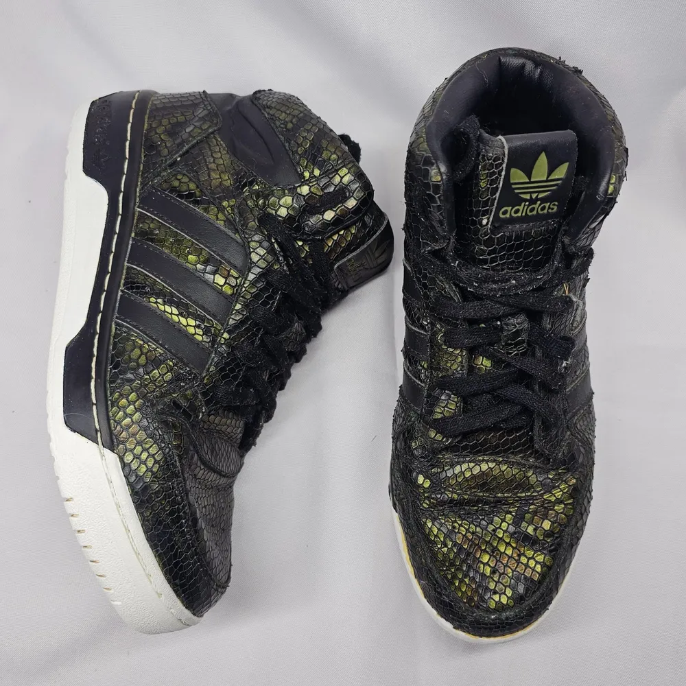 Tênis Cano Alto Adidas M Attitude Revive W 36