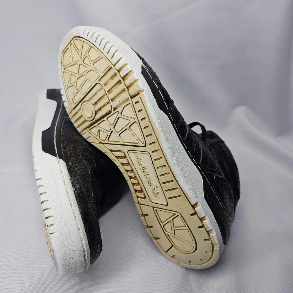 Tênis Cano Alto Adidas M Attitude Revive W 36
