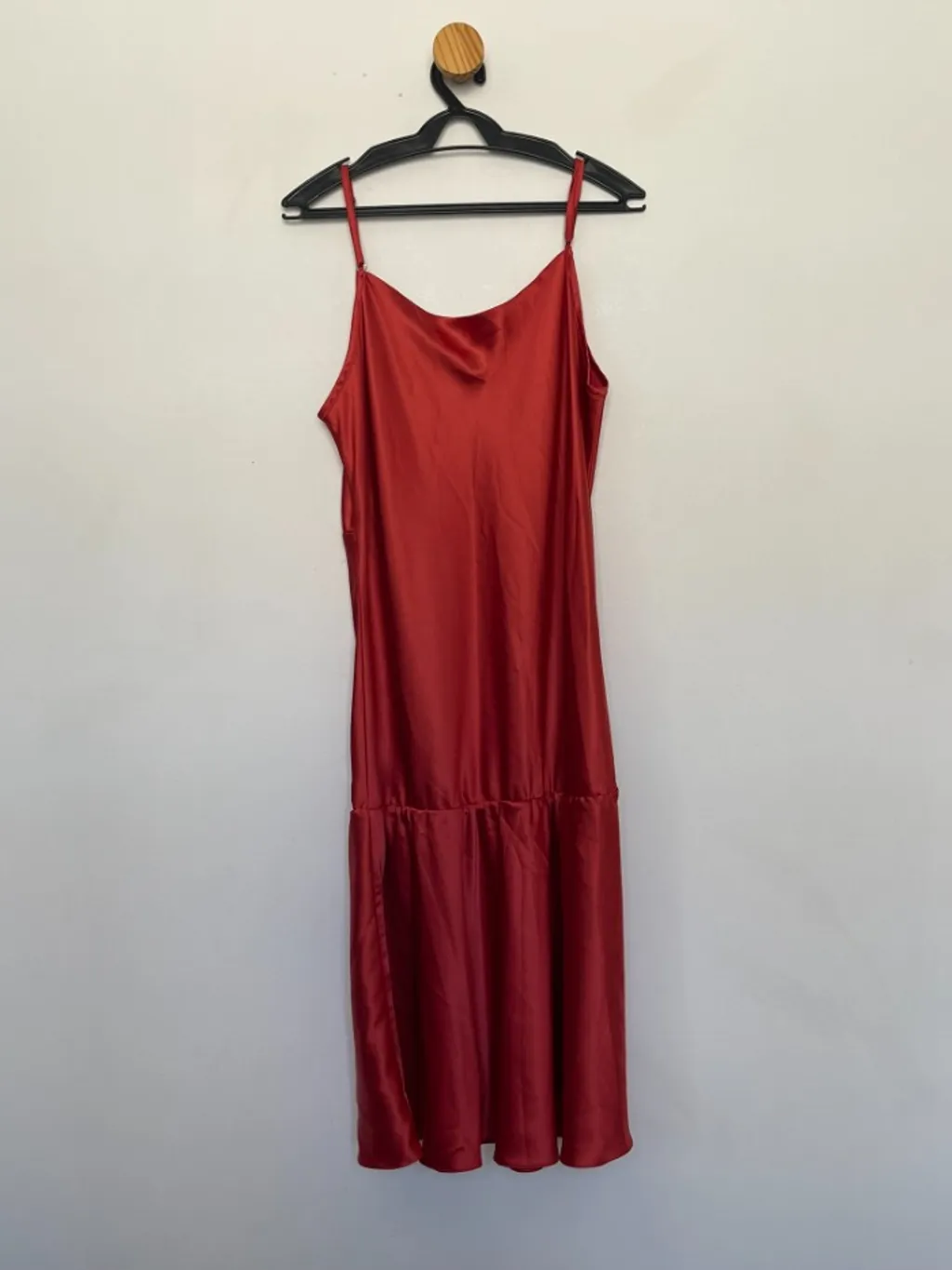 vestido de cetim vermelho