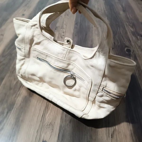 Bolsa de Ombro e Mão em Couro