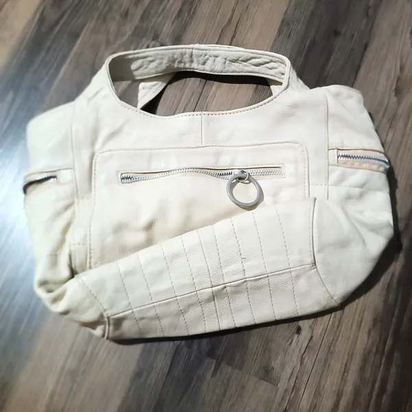 Bolsa de Ombro e Mão em Couro