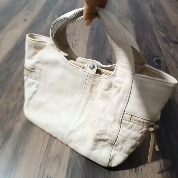 Bolsa de Ombro e Mão em Couro