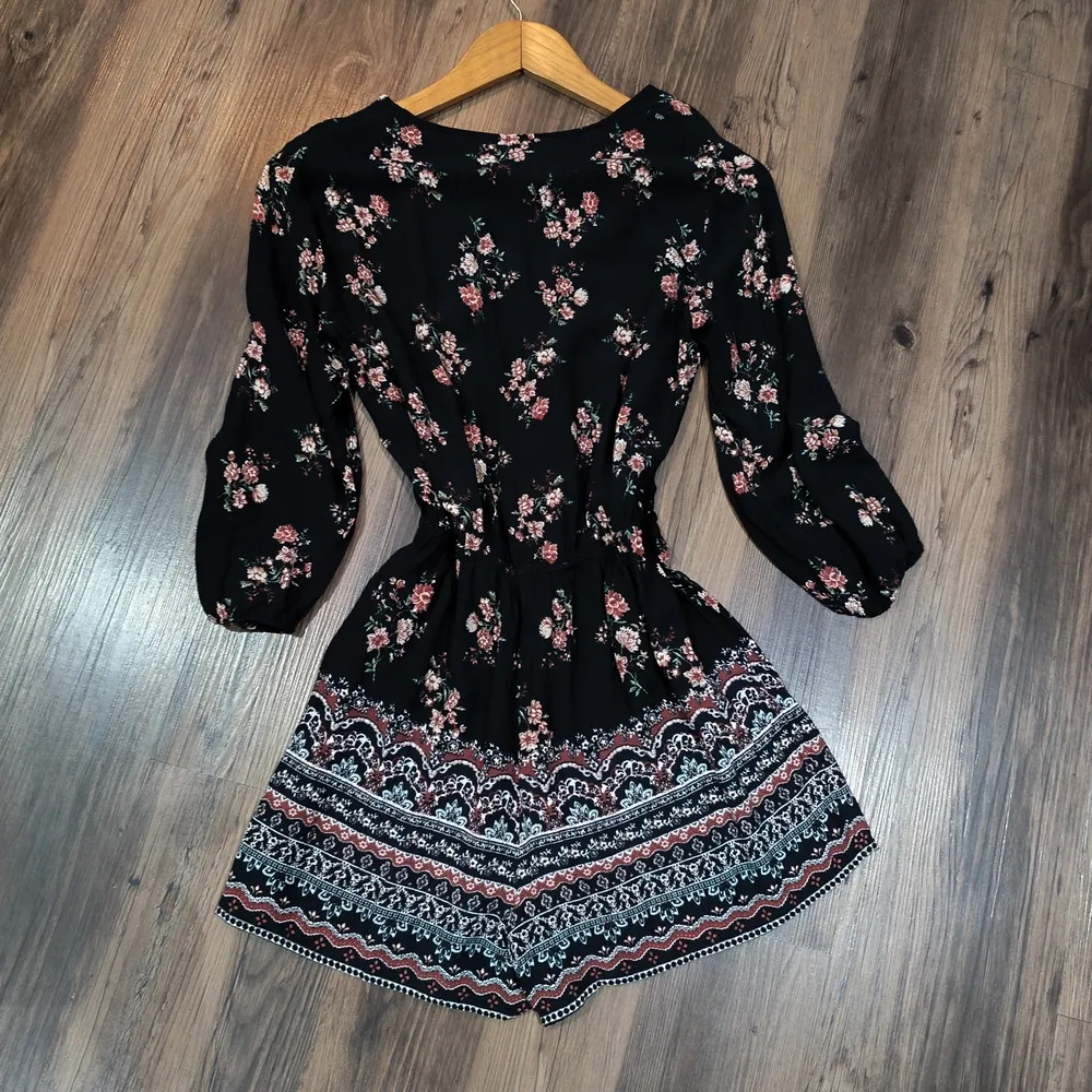 Macaquinho Forever 21 Floral M