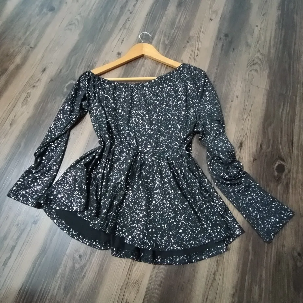 Blusa Peplum Manga Longa Ombro Único