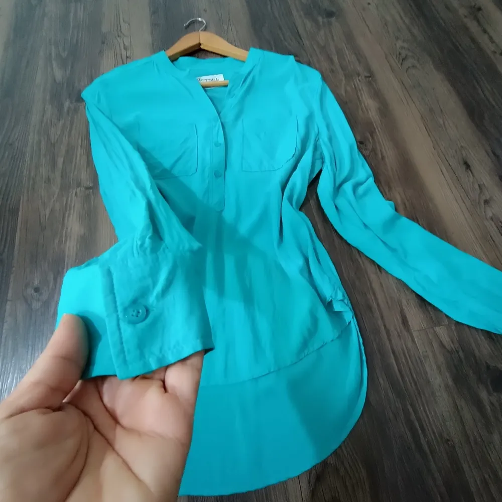 Camisa Alongada Manga Longa cor Verde Aéropostale