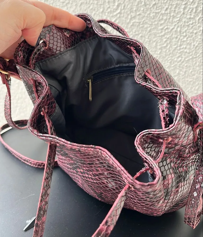 bolsa bucket couro cobra
