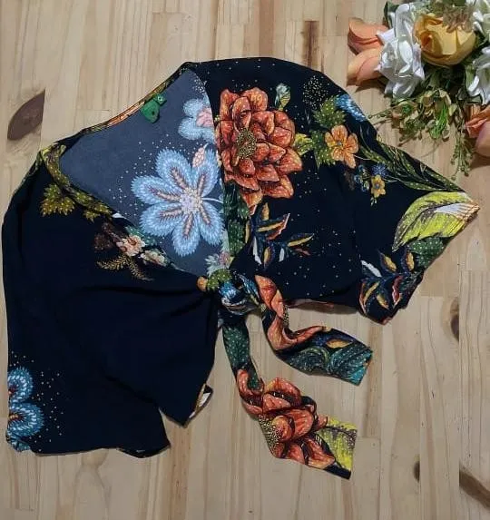 Blusa Cropped Farm Veste. M