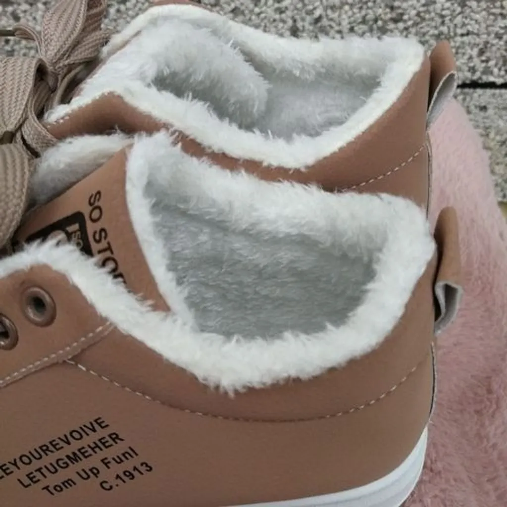 Tênis apeluciado novo