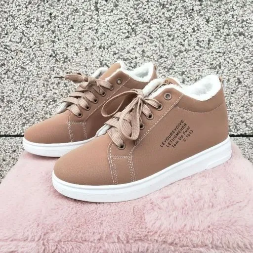 Tênis apeluciado novo