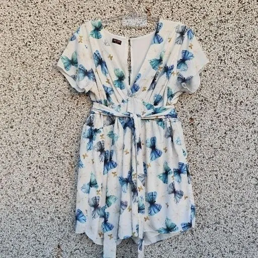 Macaquinho borboletas plus size