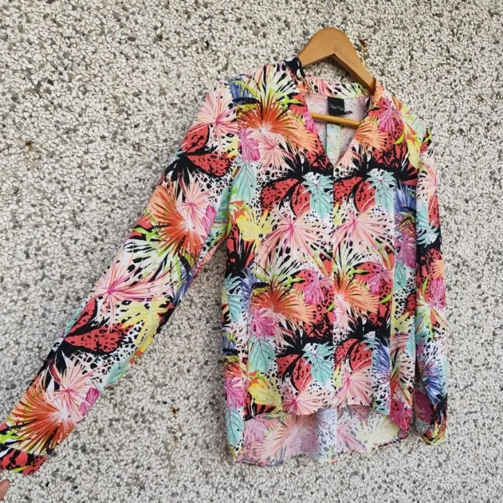 Blusa estampada colorida