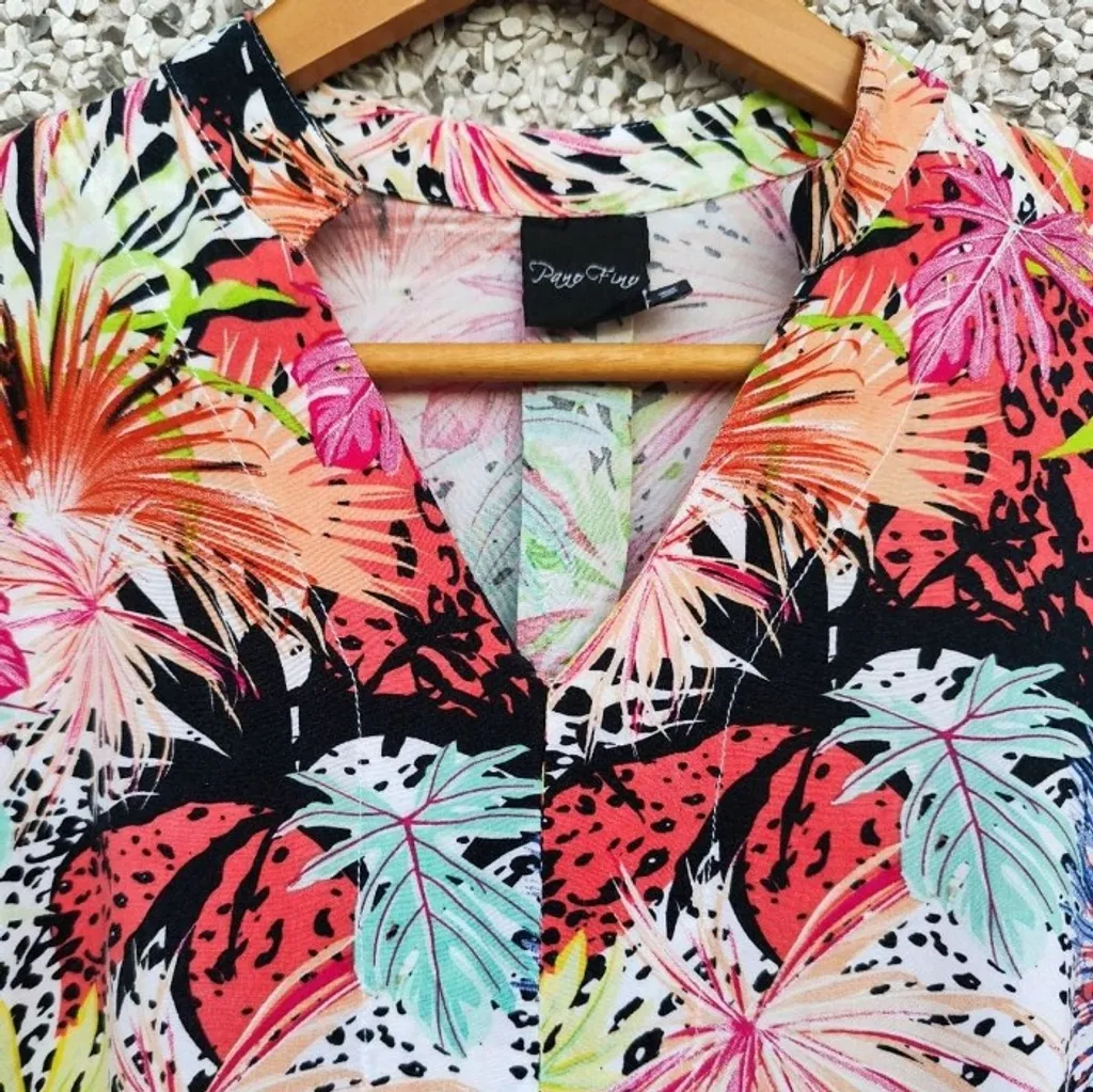 Blusa estampada colorida