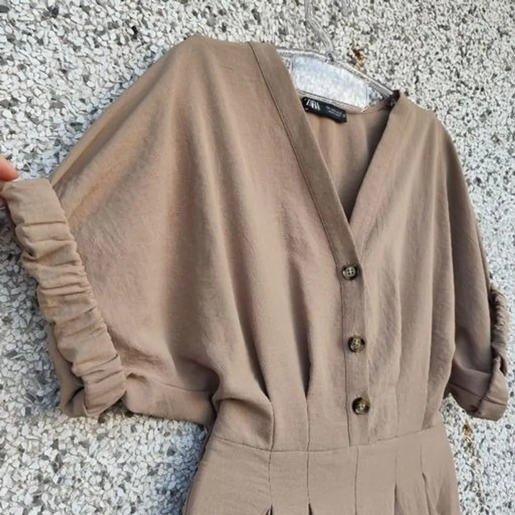 Macacão bege Zara