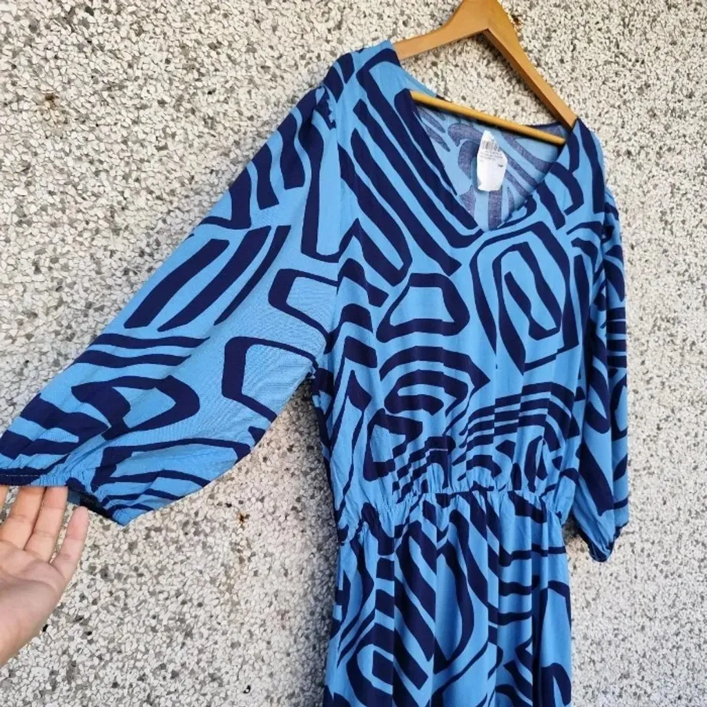 Vestido midi azul estampado