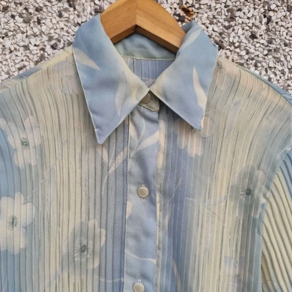 Camisa vintage plissada