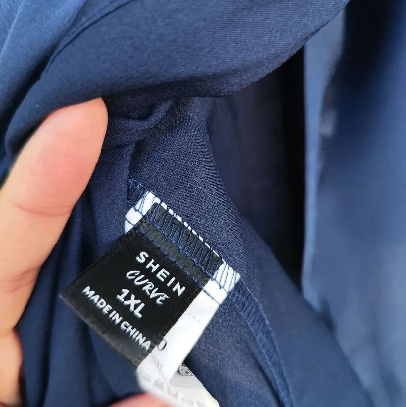 Blusa Shein Curve azul-marinho 1XL