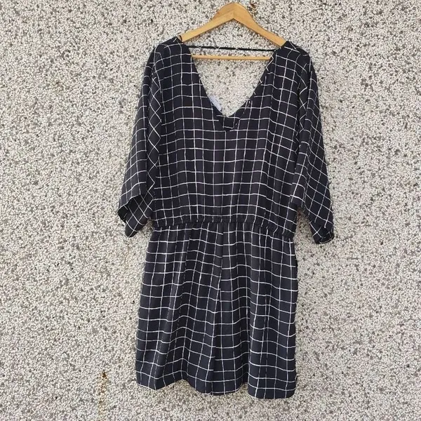 Macaquinho preto plus size