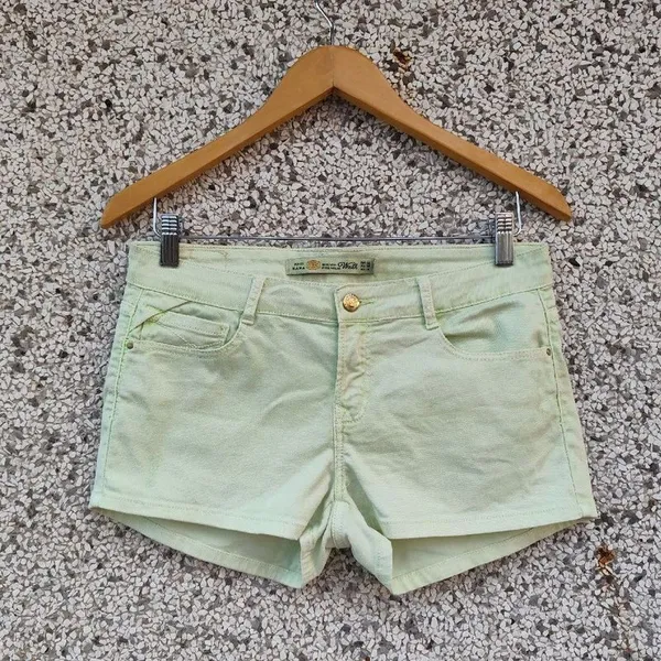 Short verde Zara