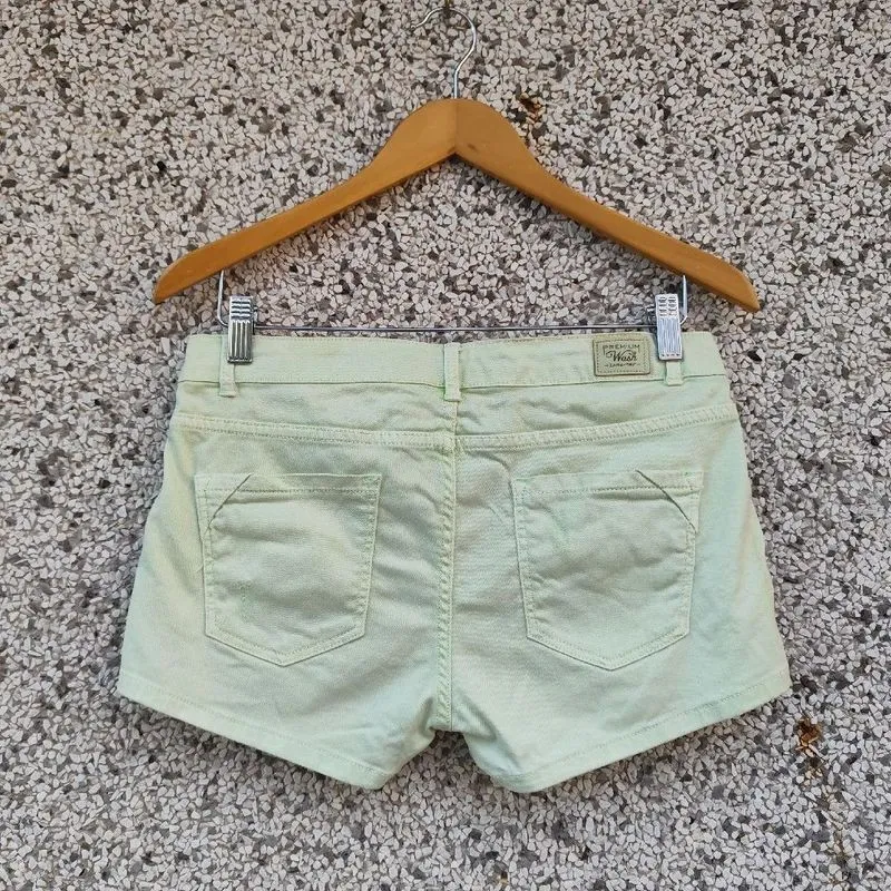 Short verde Zara