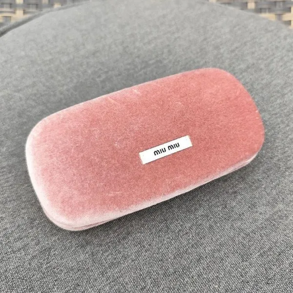 Estojo de oculos miu miu