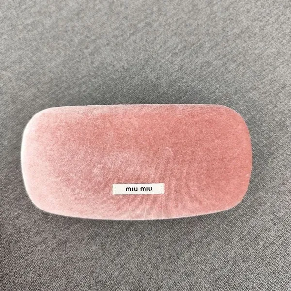 Estojo de oculos miu miu