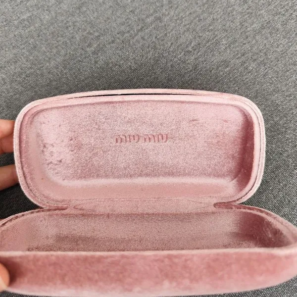 Estojo de oculos miu miu