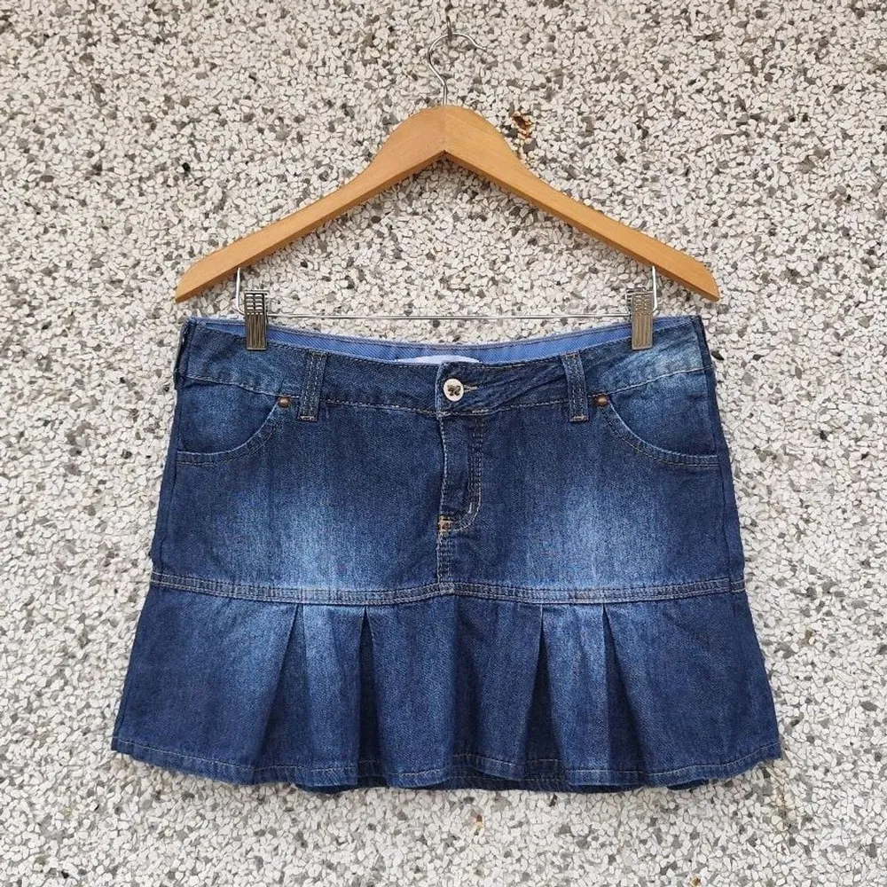 Minissaia jeans rodada Y2K