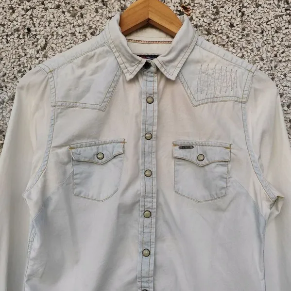 Camisa jeans feminina