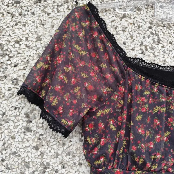 Blusa cropped ciganinha tule