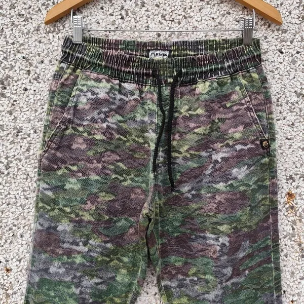 Calça jogger Kings Sneakers camuflada