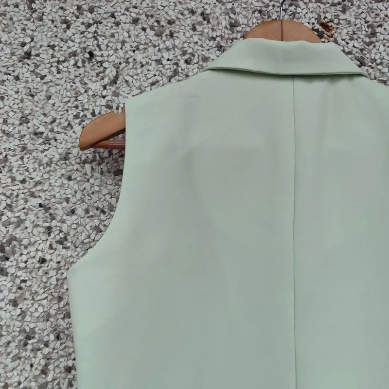 Camisa sem mangas verde claro
