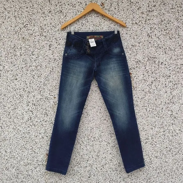 Calça jeans Lúcia Figueredo bordada