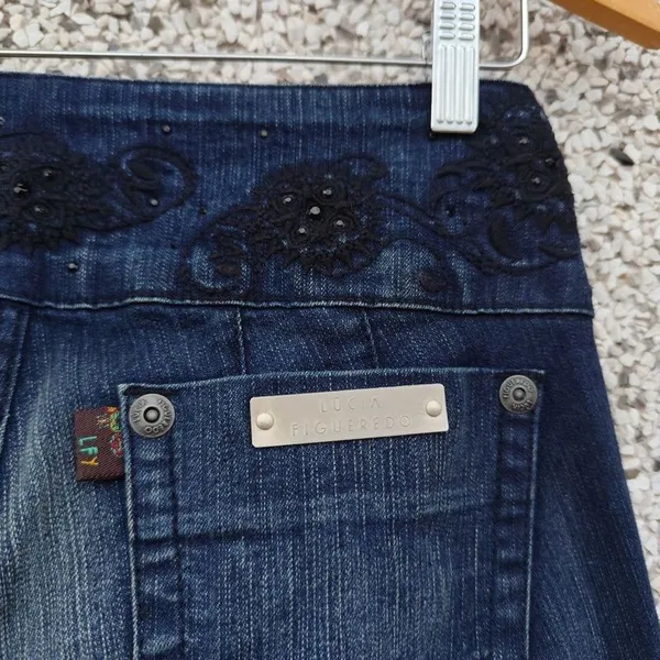 Calça jeans Lúcia Figueredo bordada