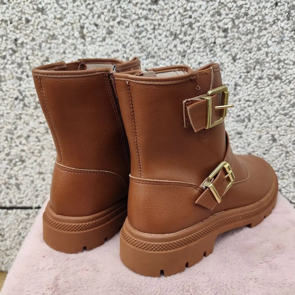 Bota marrom tratorada Moleca