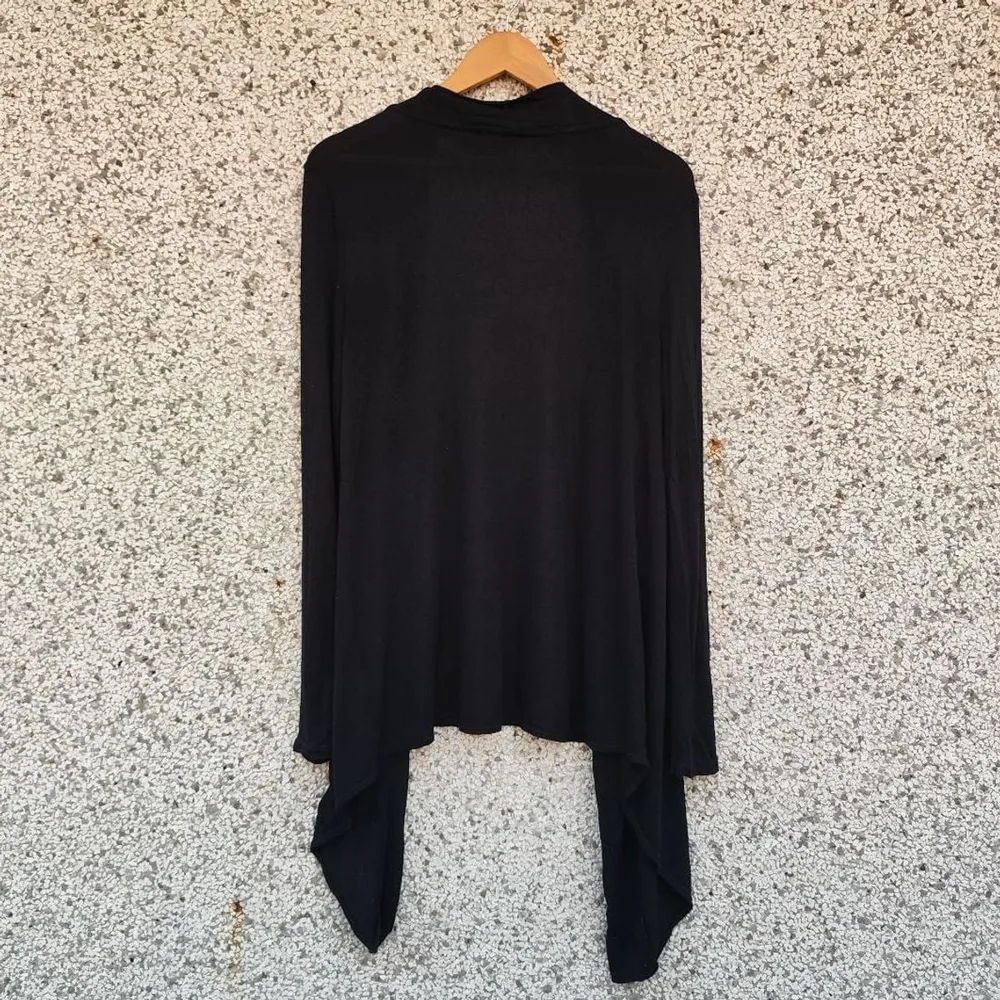 Cardigan feminino preto alongado