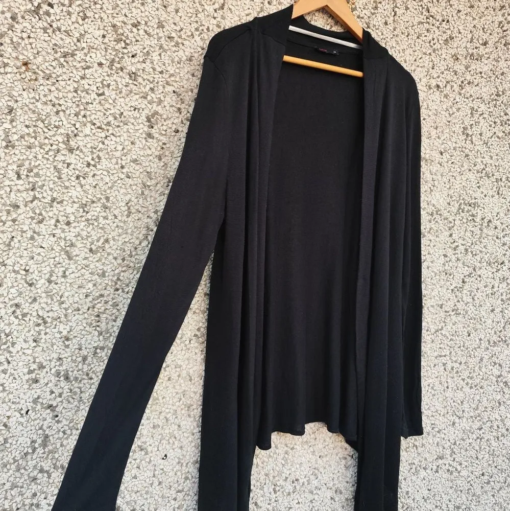 Cardigan feminino preto alongado