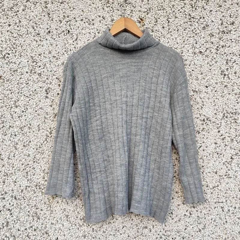Suéter tricô plus size cinza
