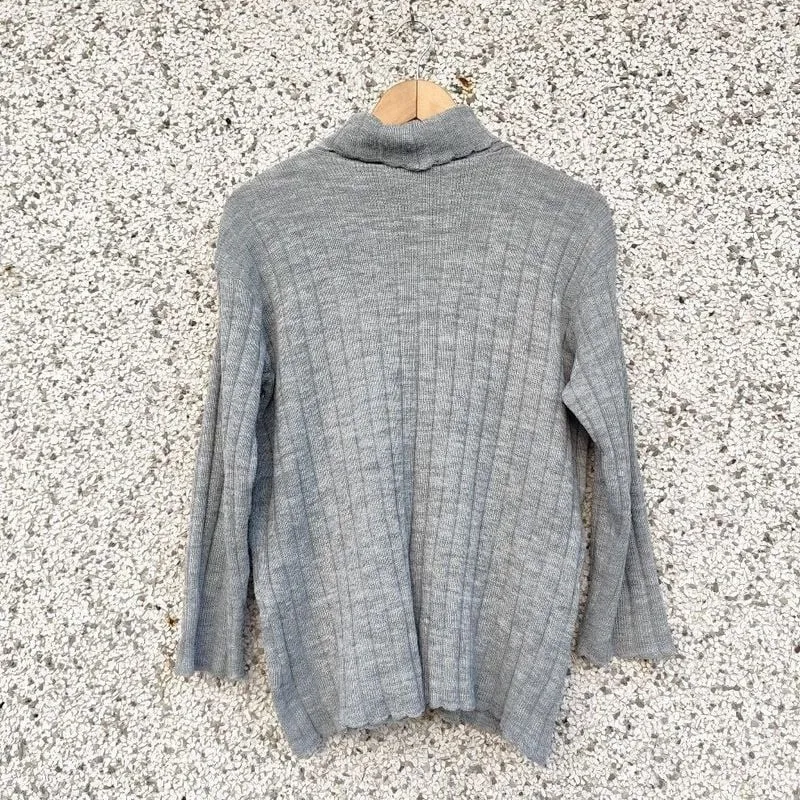 Suéter tricô plus size cinza