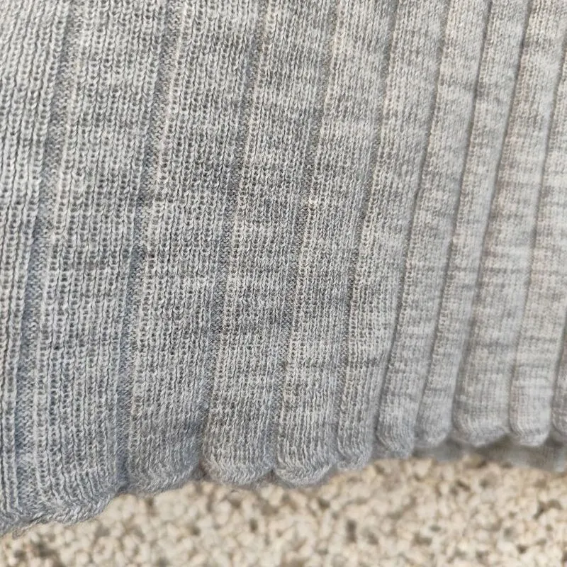 Suéter tricô plus size cinza