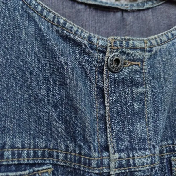 Vestido jeans Y2K com botões