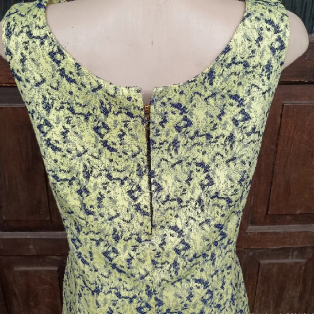 vestido anos 70 tubinho jacquard fresh e chic