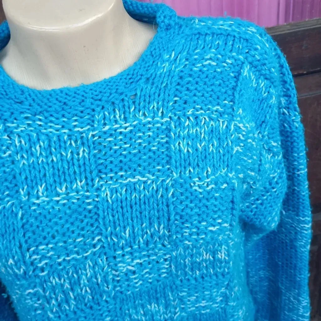 PROMOÇÃO SÓ HOJE  suéter azul feito à mão lã grossa tam g